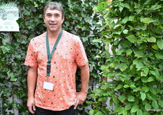 Frank Mathijssen of Hedge to Go expanded the range last year and was at the fair with the new ready-made hedges. The main product is the Hedera Hebernica. Frank received a lot of good response to the concept.